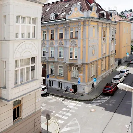 Diamond In Old Town With Free Parking * Bratislava