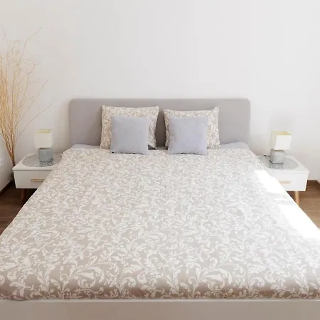 Diamond In Old Town With Free Parking * Bratislava