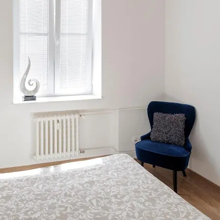 Diamond In Old Town With Free Parking *