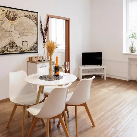 Diamond In Old Town With Free Parking