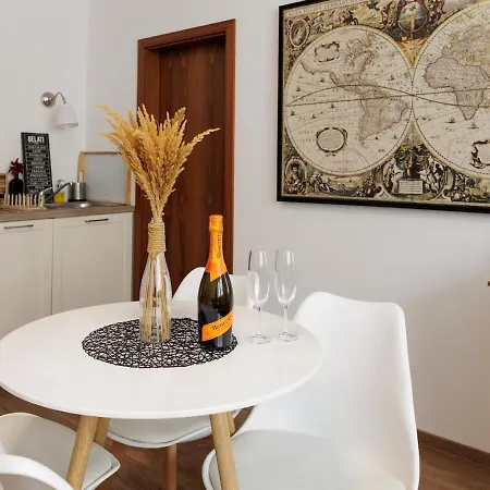 Diamond In Old Town With Free Parking Appartement