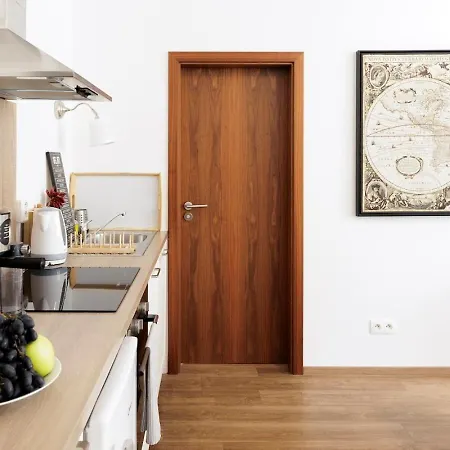 Diamond In Old Town With Free Parking Appartement