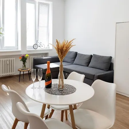 Diamond In Old Town With Free Parking Apartamento *