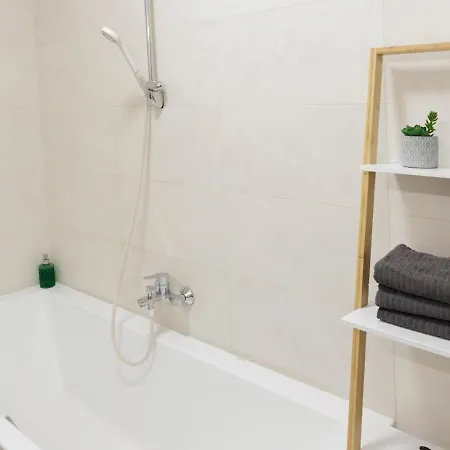 Diamond In Old Town With Free Parking *