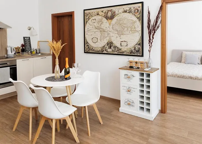 Diamond In Old Town With Free Parking * براتسيلافا