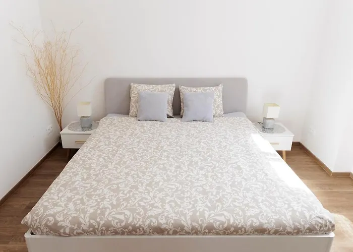 Diamond In Old Town With Free Parking * براتسيلافا