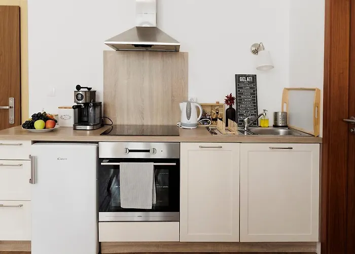 Diamond In Old Town With Free Parking شقة براتسيلافا